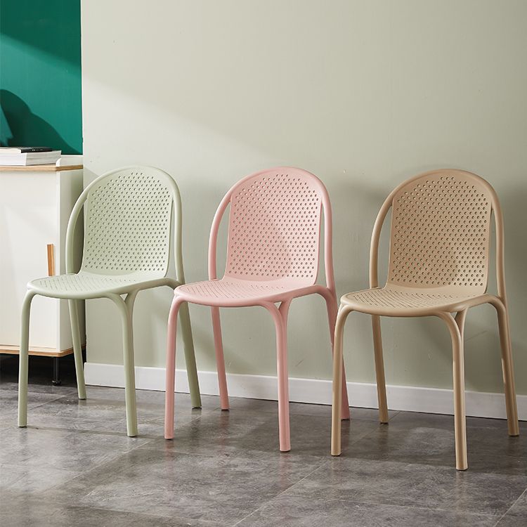 Chaise d'appoint de salle à manger empilable en plastique Chaises de salle à manger scandinaves sans accoudoirs (Ensemble de 4)