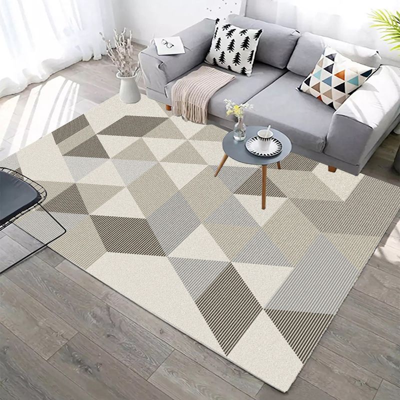 Distinctive Simple Contemporary Rug Triangle Design Area Rug Polyester Anti-Slip Backing Area Carpet for Living Room