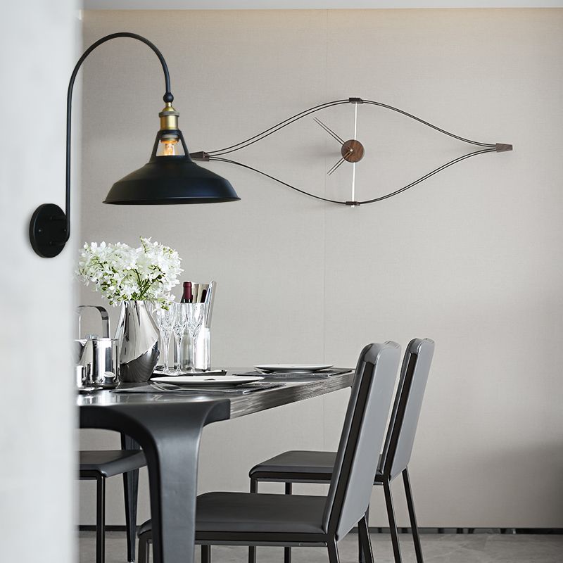 Retro -Stil Scheune/sich verjüngter Schatten Wandleuchte 10 "/14" W 1 LICHT METALLIC SCHLAFTE LELLEN mit gewölktem Arm in Schwarz