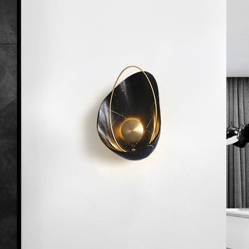 Shell Shaped Living Room LED Wall Lighting Resin Artistic Sconce Light with Metallic Ellipse