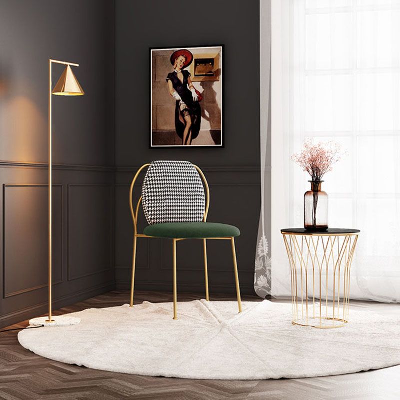 Silla con respaldo sólido sin brazos de estilo escandinavo, sillas laterales de comedor de tela para el hogar