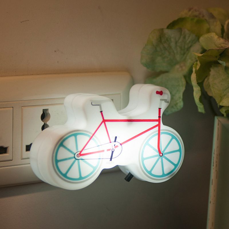 Kinderstijl fietsen nachtlamp plastic jongensled led muurverlichting in rood met plug