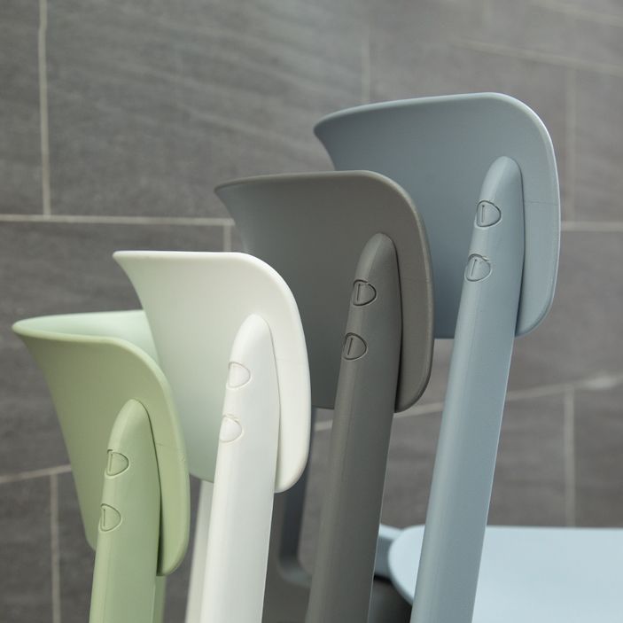 Sillas contemporáneas de comedor y acento Silla lateral con respaldo abierto de plástico con acabado mate