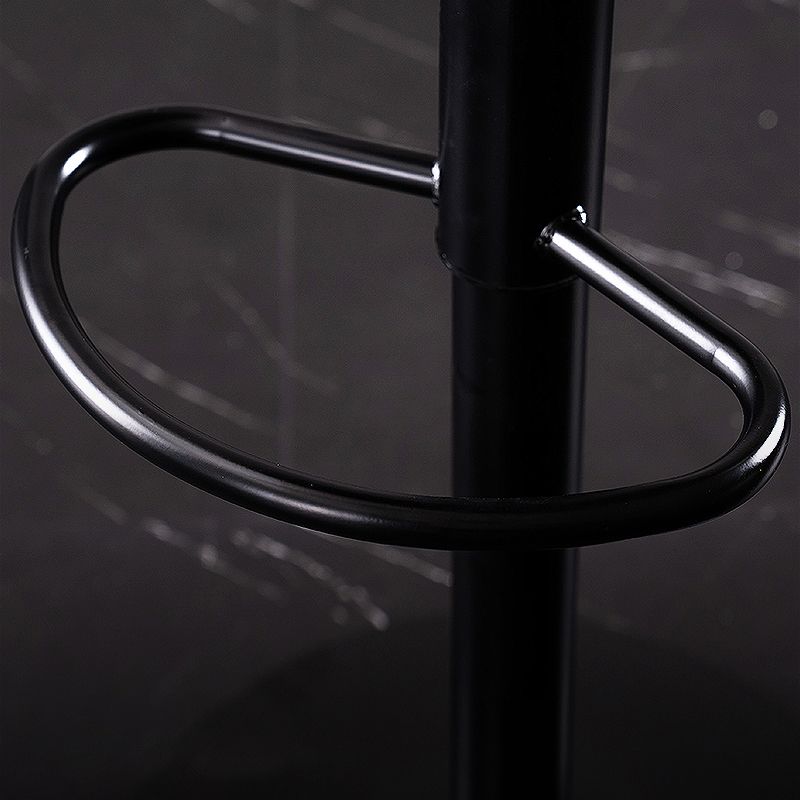 Zeitgenössischer verstellbarer Stange und Thekenhocker mit schwarzer Basis mit schwarzen Basis