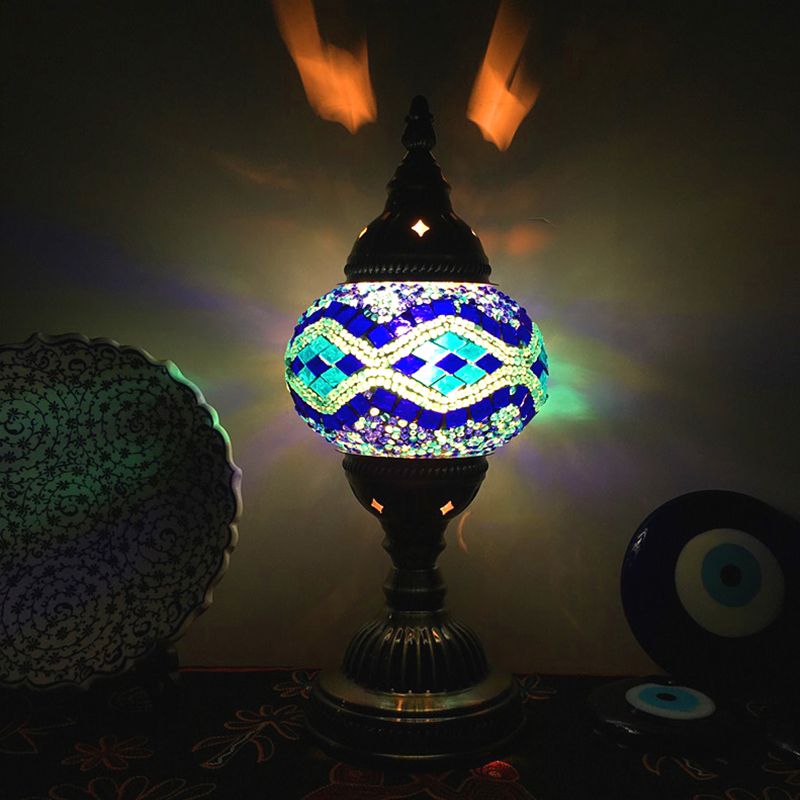 1 Glühbirnenkaffeehaus Tisch leichte traditionelle Messingschisch -Lampe mit Ball Rot/Blau/See Blue Glass Schatten