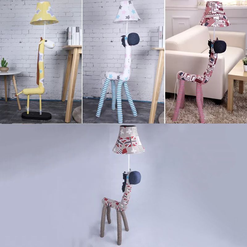 Sala da pranzo ad alta sala da pranzo in tessuto leggero 1 leggero lampada da pavimento adorabile con tonalità conica