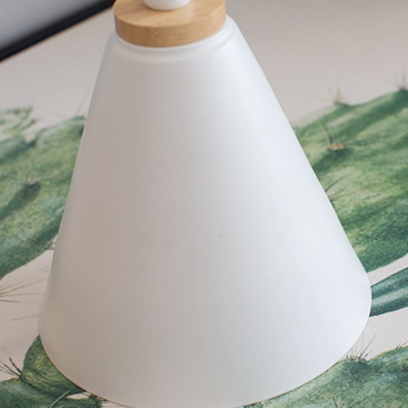 Lámpara de pared única de hierro forjado en moderna luz de pared de domo de madera de estilo conciso para espacios interiores