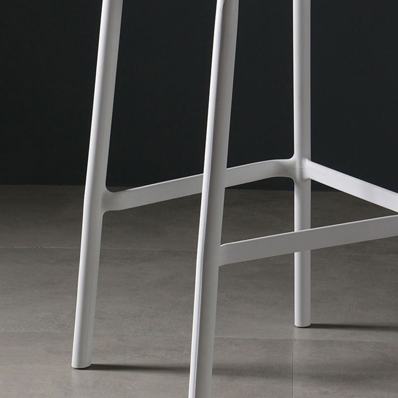 29,9 Zoll Plastik für zeitgenössische armlose Hocker Low Back Bar Hocker für das Restaurant