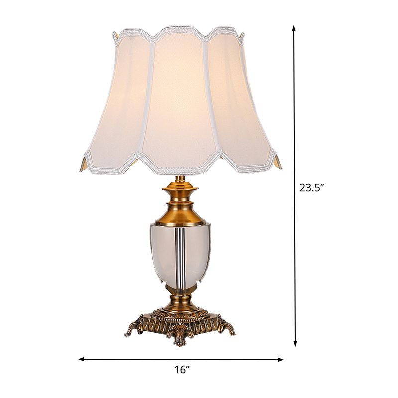 Modernismo Bell Shade Desk Babet 1 Bulb Table Light in White para el comedor