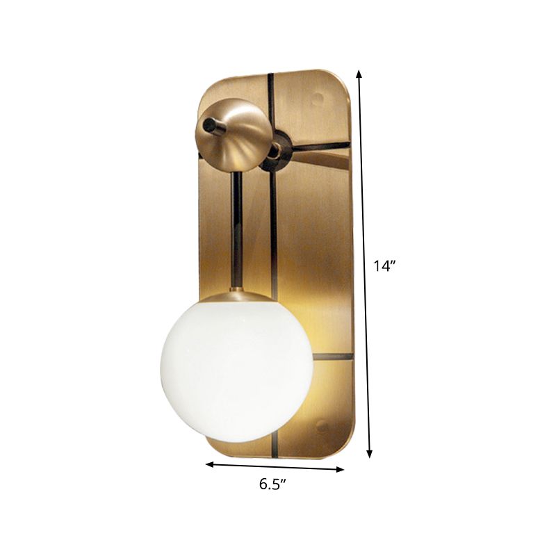Opal Glass Sfall Sconce Modernist 1 Lampada montata a parete in ottone con rettangolo di metallo
