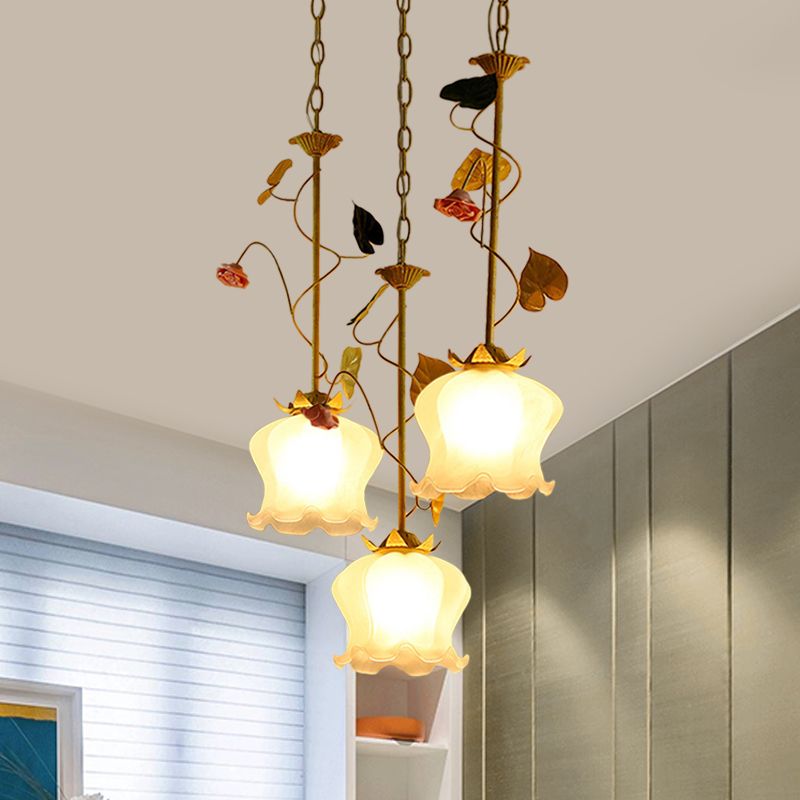 Grüne 3 Lichter down beleuchtet pastorale gefrostete Glasclusterblütenanhänger mit Salatkante und rund/linearer Baldachin