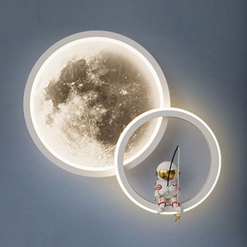 Modern Metal Wall Light Round Shape LED Wall Sconce with Astronaut for Bedroom
