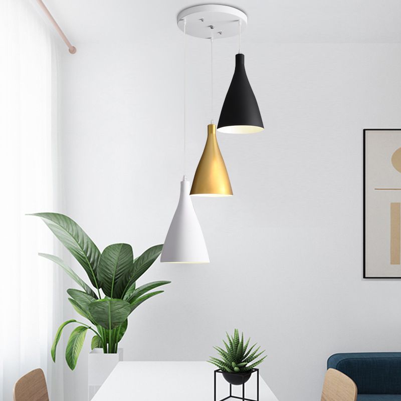 Moderniste 3 lumières Multi Light Pendant Blanc-Black-Gold Conical Le plafond avec ombre en métal, verrière rond / linéaire
