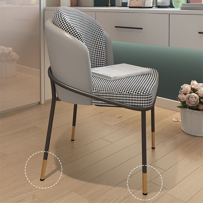 Glam metalen eetgeloze stoel gestoffeerde zijstoelen voor thuisgebruik