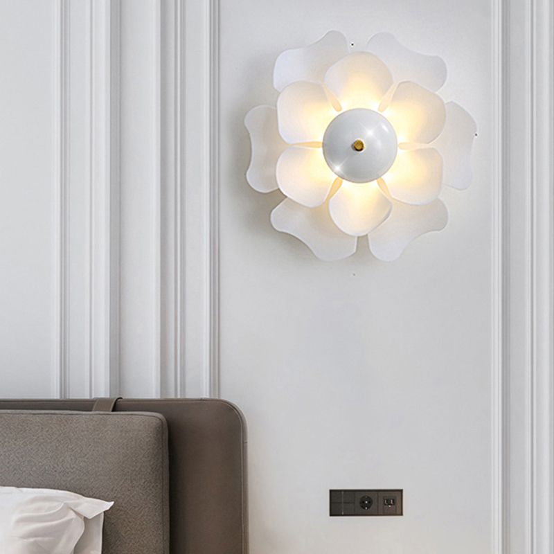 Nordic Style Flower Shape Wall Lamp Indoor Fashion Decoration Wall Sconce with Acrylic Shade