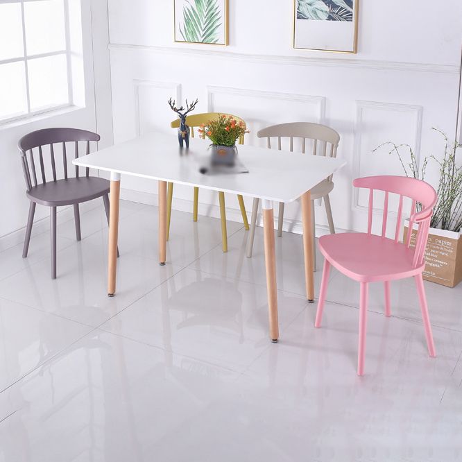 Accueil Chaise d'appoint contemporaine Ensemble de chaises de salle à manger en plastique à dossier Windsor