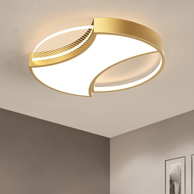 Geometric Flush Mount Light Modern Metal Style 18"/21.5" Width LED Bedroom Flush Ceiling Lamp in Black/Gold