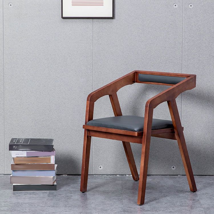 Silla de comedor tapizada con respaldo abierto moderno con acabado mate