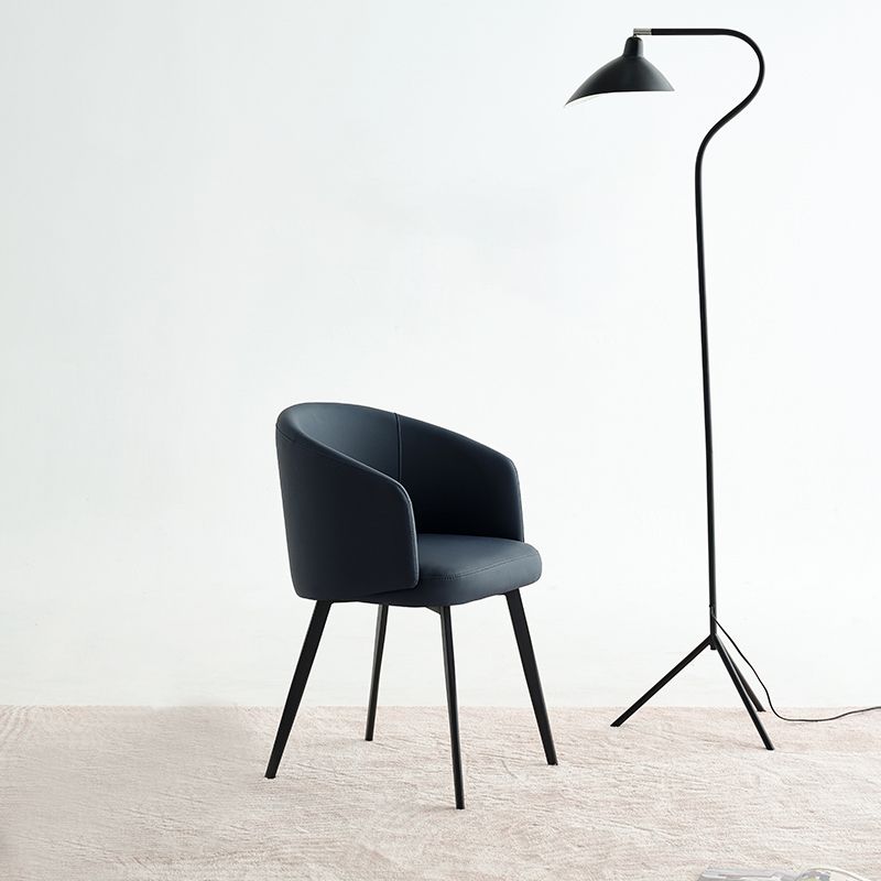 Sillón de cuero contemporáneo con acabado mate, respaldo sólido, silla de comedor