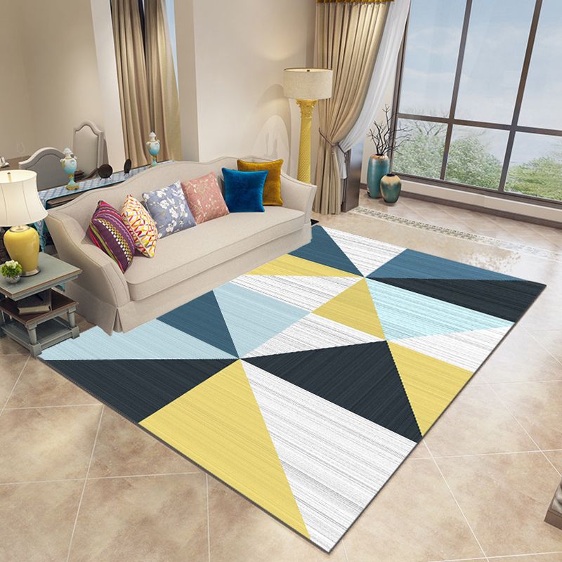 Colorful Triangle Pattern Rug Trendy Polyester Area Rug Friendly Washable Carpet for Living Room