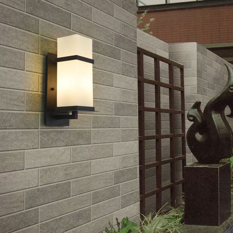 Modern de pared de metal, forma cuboidal de forma Cuboides con sombra de vidrio blanco para el aire libre