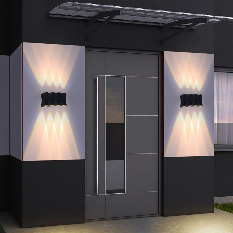 Lumière murale à LED géométrique en acrylique dans une application murale en aluminium de style créatif moderne pour les espaces extérieurs