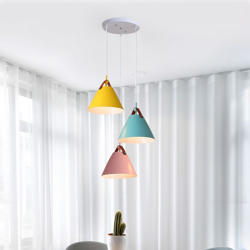 Métal en forme de frustum Macaron de lumière suspendue 3 bulbes Blue-rose jaune / pendant noir-grey-blanc dans une lumière chaude / blanche, canopée ronde / linéaire