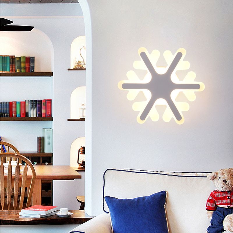 Nordic Snowflake Wall Sconce Lighting Acrylic LED Bedroom Sconce Light Fixture in White