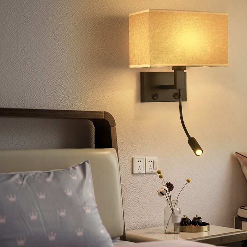 Modernes Metall -Lesen Wandleuchten Quader 2 Lichter Wandleuchte mit natürlicher Sackleinen