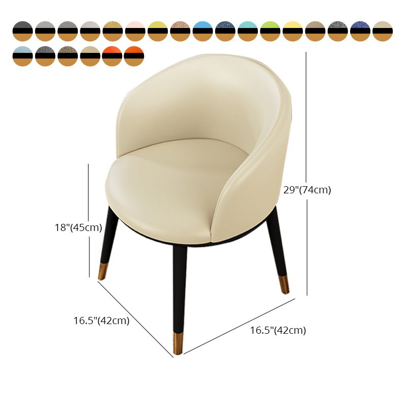 Silla de comedor tapizada moderna con respaldo sólido y acabado mate