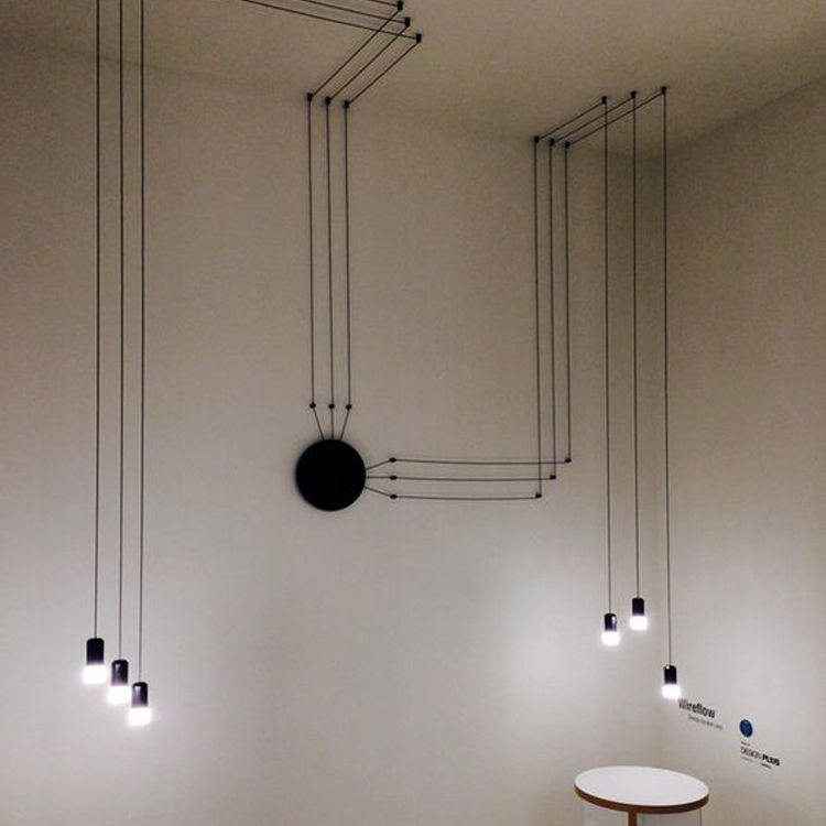 Lampada a sospensione lineare nera Lampada di sospensione a LED in metallo minimalista creativo