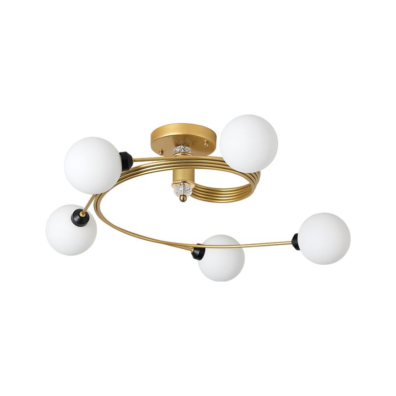 Gold Spiral Semi Flush Lighting Nordic 3/5 Lichter Deckeneinbau mit Orb Klar/Milch/Weiß Glasschirm