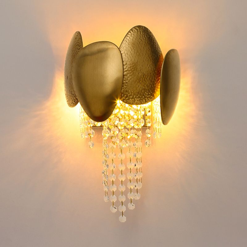 Pronzo della parete a montaggio a filo oro con lampada da parete postmoderna a tonalità di cristallo chiaro