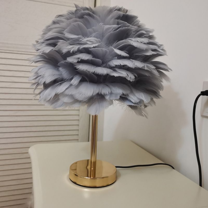 Modern Style Desk Light Colorful Feather Desk Lamp for Bedroom