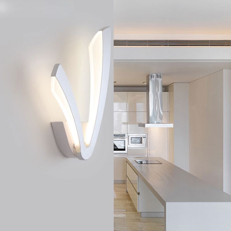 Pronzo della parete a LED bianco acrilico in moderna lampada da parete in ferro laccata in stile conciso per spazi interni