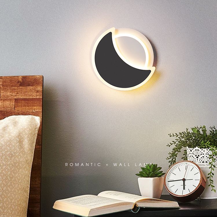 Contemporary Simple Wall Sconce Creative Moon Shape Wall Lamp for Porch Living Room
