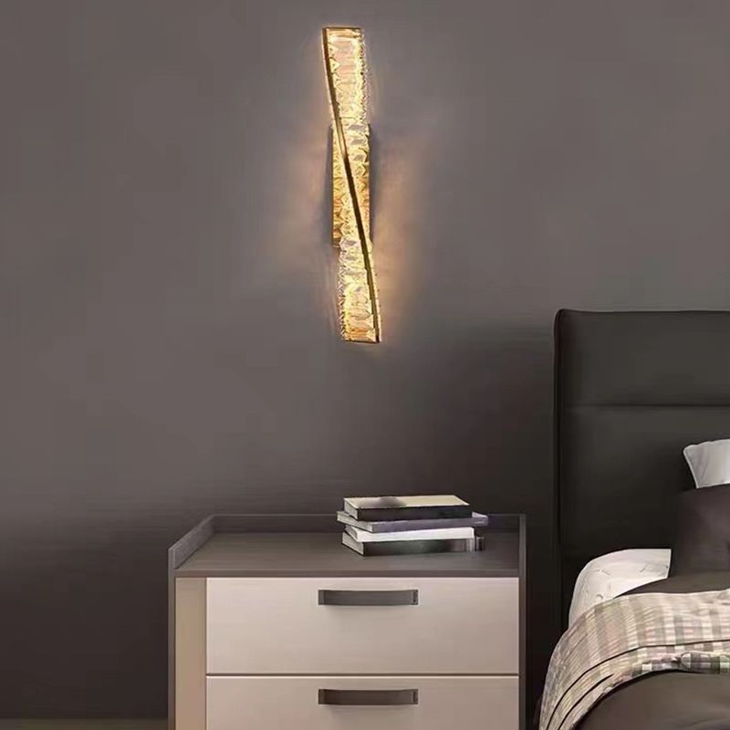 Geometric Shape Metal Wall Sconces Modern 1-Light Wall Mount Light Fixture in Gold