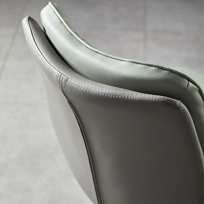 Sillas laterales con respaldo sólido sin brazos de diseño minimalista Sillas de comedor de cuero