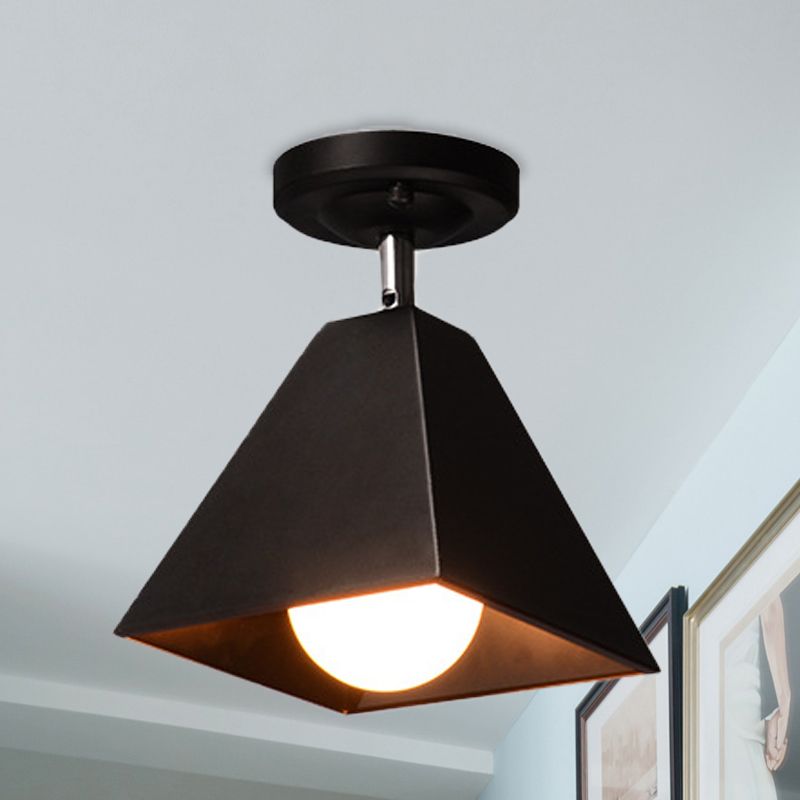 IJzeren Swivel Shade Pyramidal Plafond Lamp Industrial 1/2/3-Hoofd Lounge Semi Flush Mount Fixture in zwart/wit