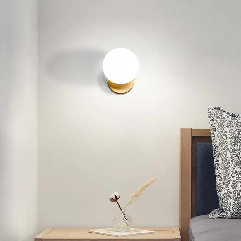Globe Glass Wall Mounted Lighting Minimalist Style Wall Sconce Lighting for Bedroom