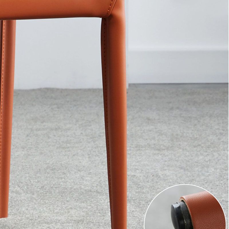 Silla sin brazos de comedor de metal moderno, silla de comedor de cuero para uso doméstico
