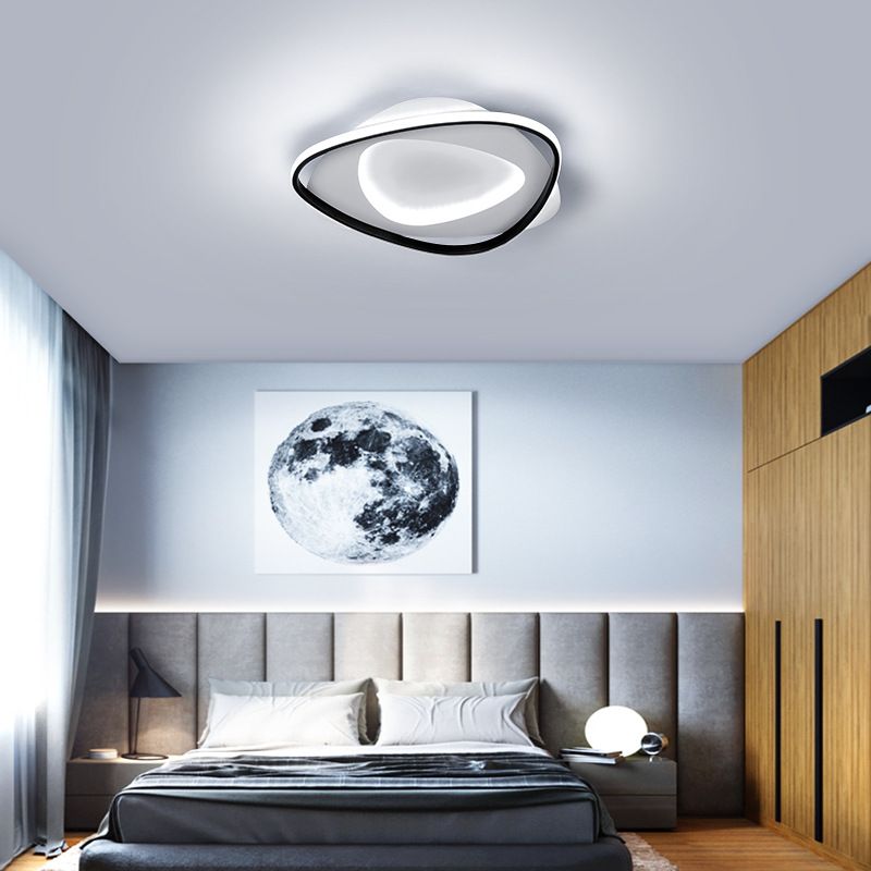 Triangle Bedroom Flush Mount Light Fixture Metal LED Modern Flush Mount Ceiling Light in Black