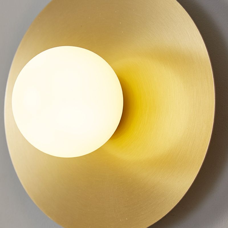 Luz de la pared dorada de la pared de metal de una cabeza posmoderna para sala de estar para sala de estar