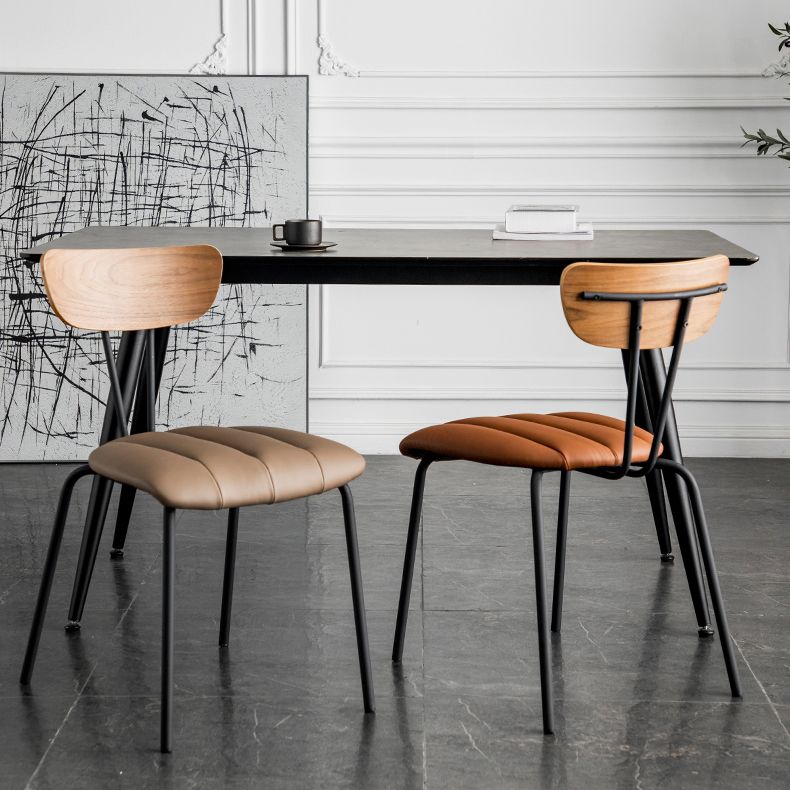 Silla lateral tapizada industrial con respaldo abierto y acabado mate (juego de 4)