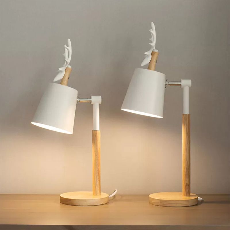 Lumière de bureau en bois rotatif avec salon de déco animal 1 Light Light Nordic Style Table Lampe en beige