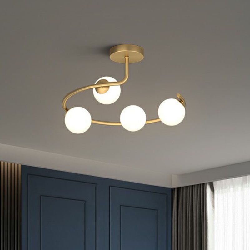 Kugelkorridor Flush Mount Leichte Creme Glas künstlerische Halbflush -Deckenbehandlung in Gold