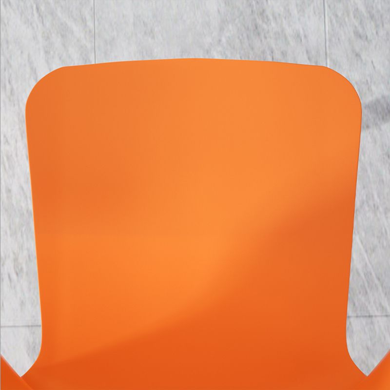 Sillas de comedor de plástico estilo escandinavo sin brazos Sillas con respaldo (juego de 4)