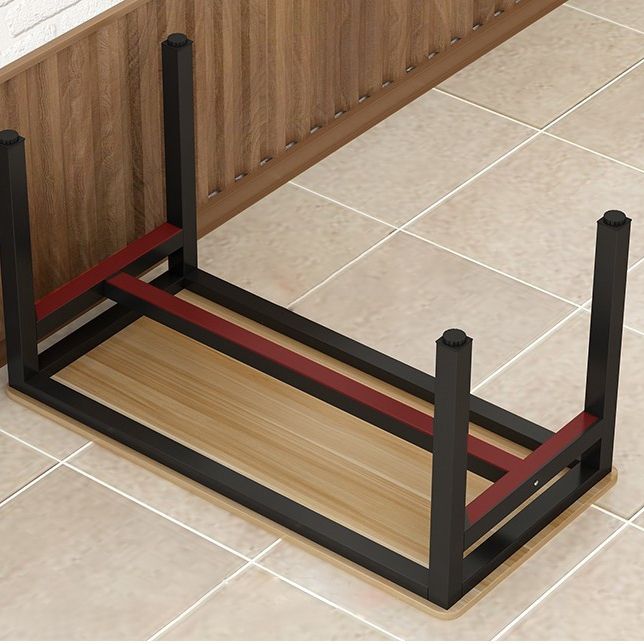 Mesa de estilo moderno con forma de altura estándar de forma rectangular y 4 patas base para uso en el hogar