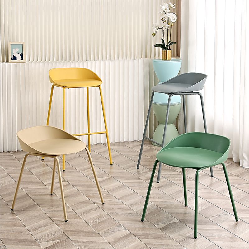 Indoor Plastic and Metal Bar Stool Modern Low Back Armless Bar Stool