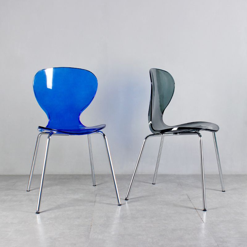 Chaise latérale arrière solide en plastique moderne 33" H dinant la chaise avec 4 jambes pour le restaurant